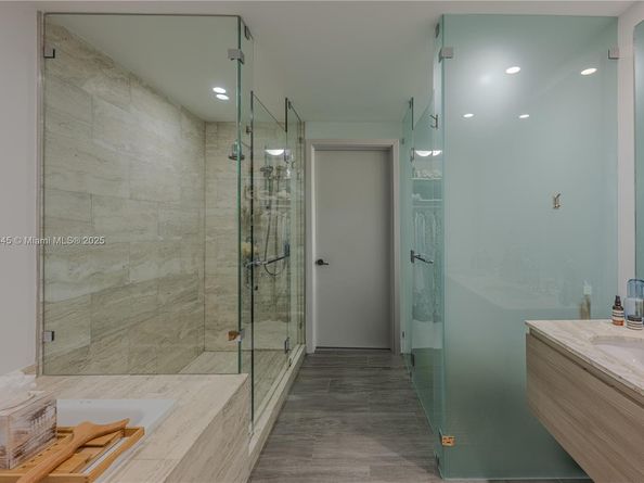 2900 NE 7th Ave 2407, Miami FL 33137