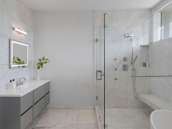 4520 N Meridian Ave, Miami Beach FL 33140