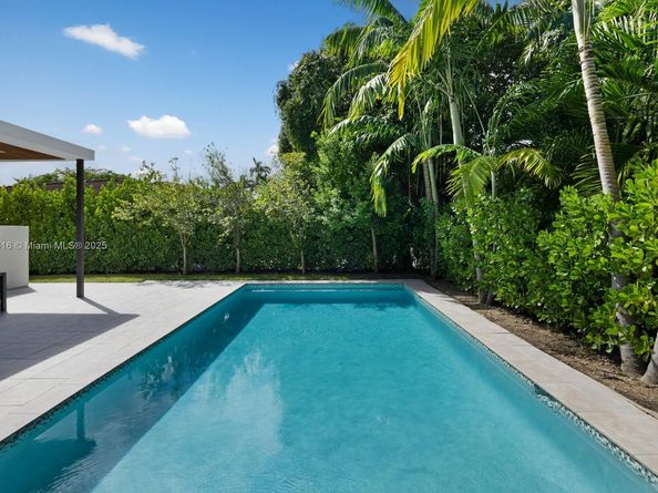 4520 N Meridian Ave, Miami Beach FL 33140