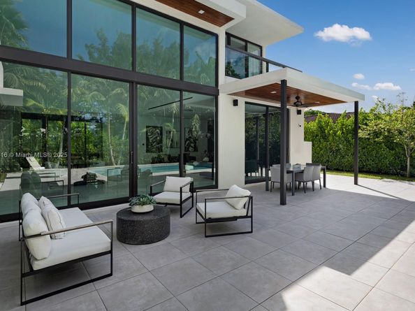 4520 N Meridian Ave, Miami Beach FL 33140