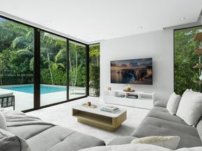 4520 N Meridian Ave, Miami Beach FL 33140