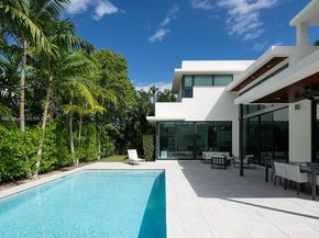 4520 N Meridian Ave, Miami Beach FL 33140