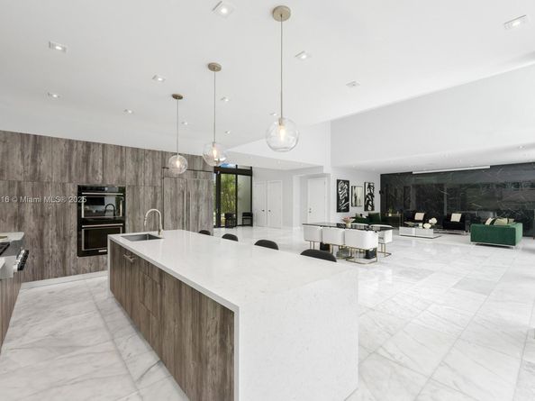 4520 N Meridian Ave, Miami Beach FL 33140