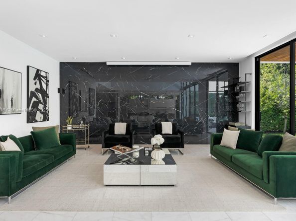 4520 N Meridian Ave, Miami Beach FL 33140