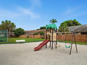 6722 NW 192nd Ln, Hialeah FL 33015