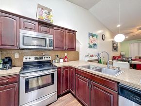 6722 NW 192nd Ln, Hialeah FL 33015
