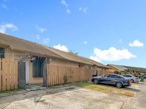 6722 NW 192nd Ln, Hialeah FL 33015