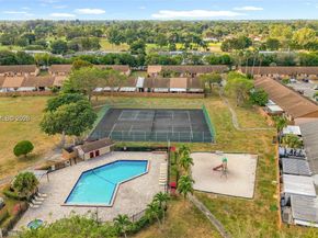 6722 NW 192nd Ln, Hialeah FL 33015