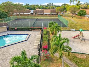 6722 NW 192nd Ln, Hialeah FL 33015
