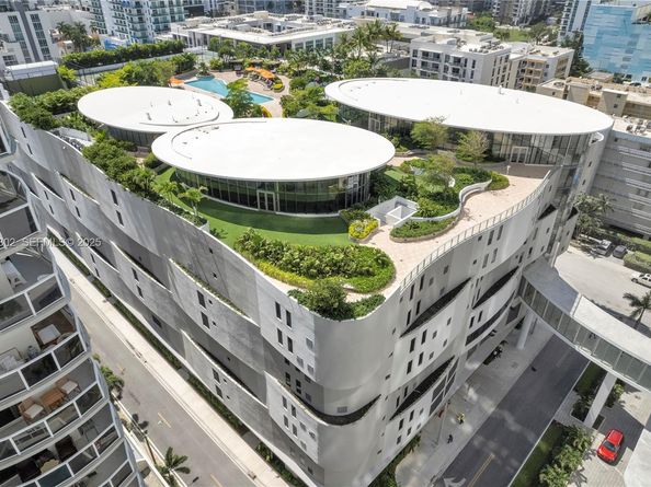 700 NE 24th St 4402, Miami FL 33137