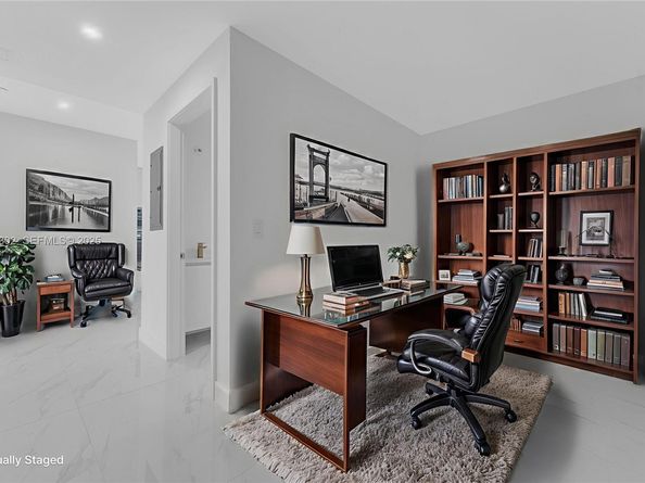 700 NE 24th St 4402, Miami FL 33137