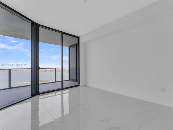 700 NE 24th St 4402, Miami FL 33137