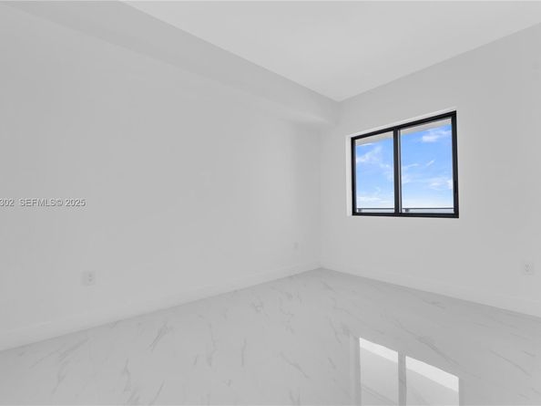 700 NE 24th St 4402, Miami FL 33137