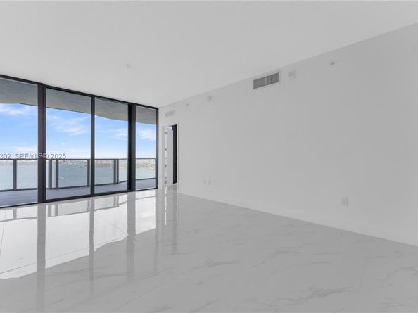 700 NE 24th St 4402, Miami FL 33137