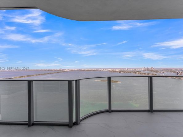 700 NE 24th St 4402, Miami FL 33137