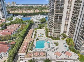 19667 Turnberry Way 5J, Aventura FL 33180