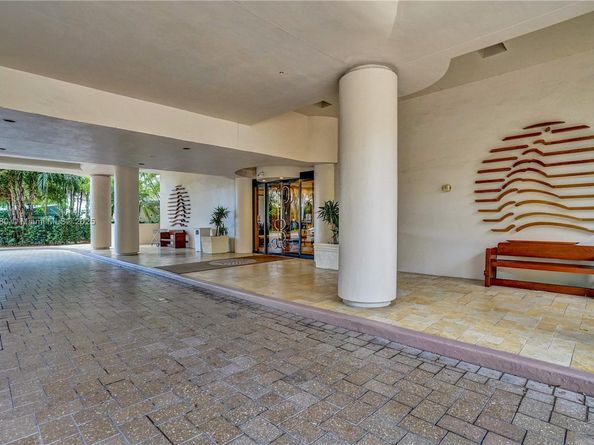 19667 Turnberry Way 5J, Aventura FL 33180