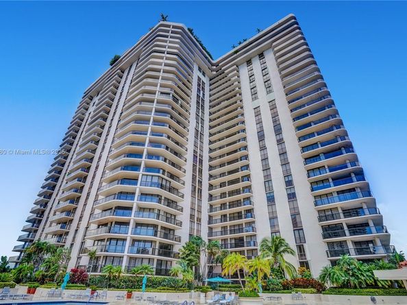 19667 Turnberry Way 5J, Aventura FL 33180