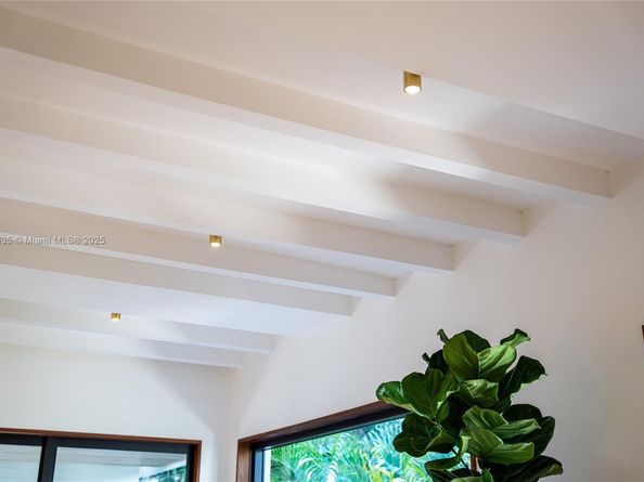 1244 SW 14th St, Miami FL 33145