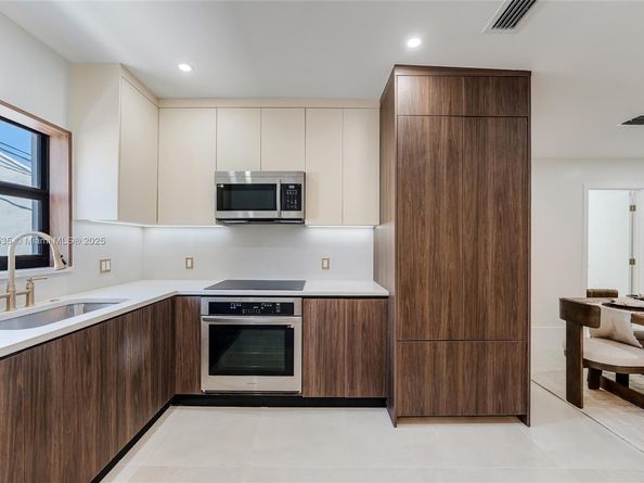 1244 SW 14th St, Miami FL 33145