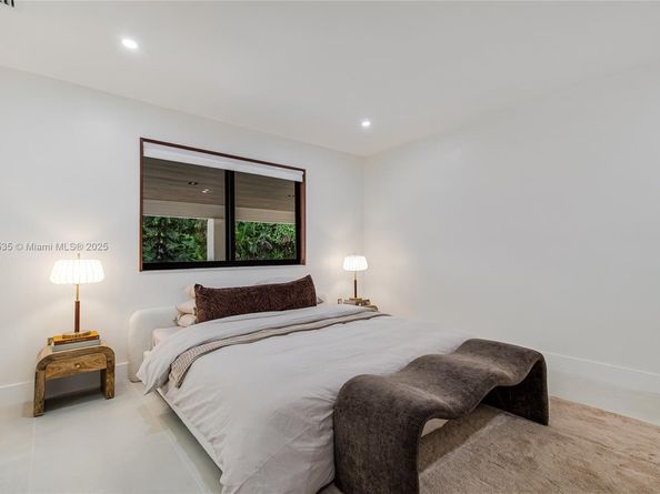 1244 SW 14th St, Miami FL 33145