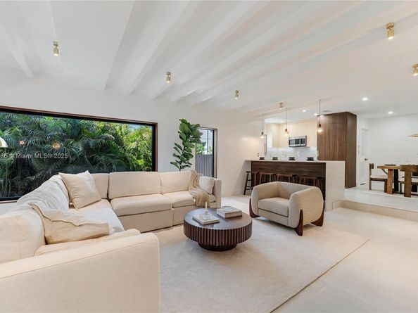 1244 SW 14th St, Miami FL 33145