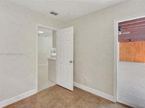 6740 Arthur St, Hollywood FL 33024