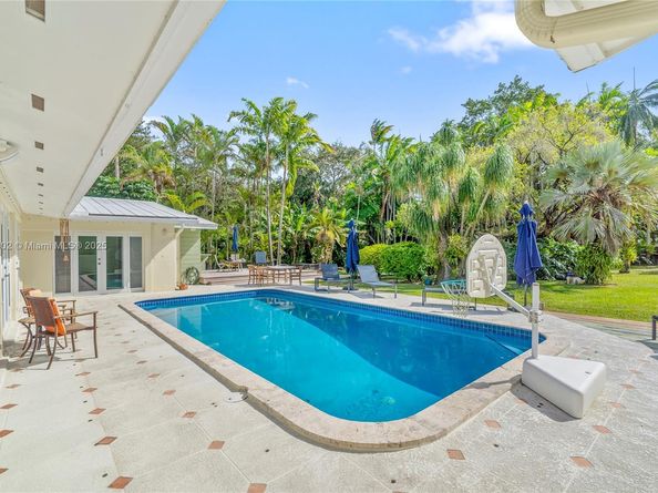 6630 SW 102nd St, Pinecrest FL 33156