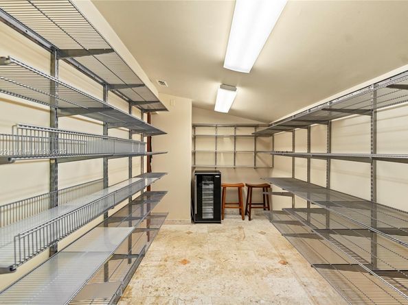 6630 SW 102nd St, Pinecrest FL 33156