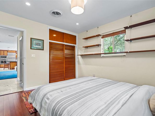 6630 SW 102nd St, Pinecrest FL 33156