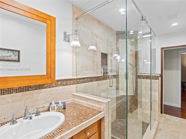 6630 SW 102nd St, Pinecrest FL 33156