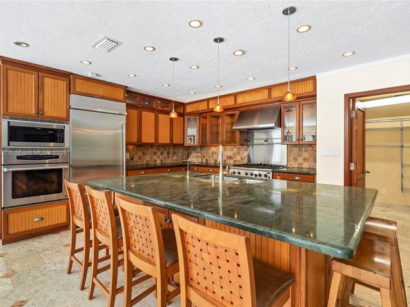 6630 SW 102nd St, Pinecrest FL 33156
