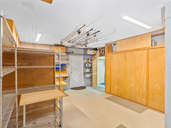 6630 SW 102nd St, Pinecrest FL 33156