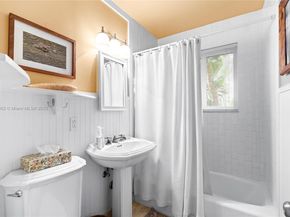 6630 SW 102nd St, Pinecrest FL 33156