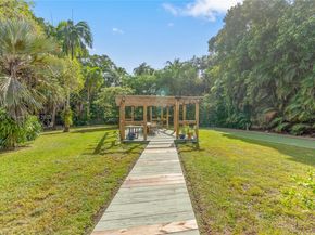 6630 SW 102nd St, Pinecrest FL 33156
