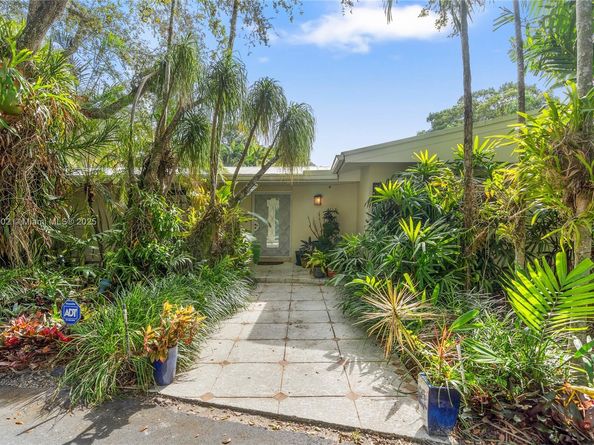 6630 SW 102nd St, Pinecrest FL 33156