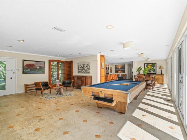 6630 SW 102nd St, Pinecrest FL 33156