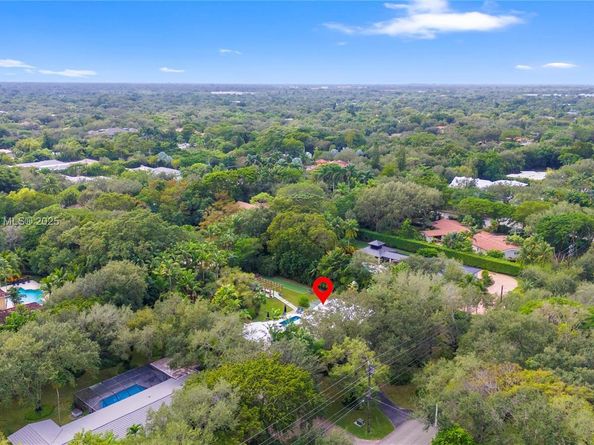 6630 SW 102nd St, Pinecrest FL 33156