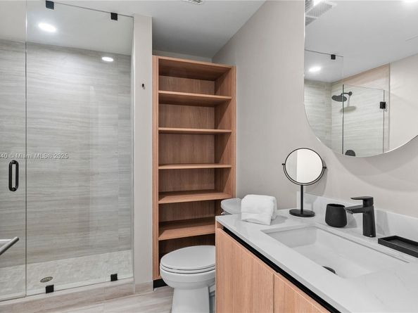 580 72nd 711, Miami Beach FL 33141