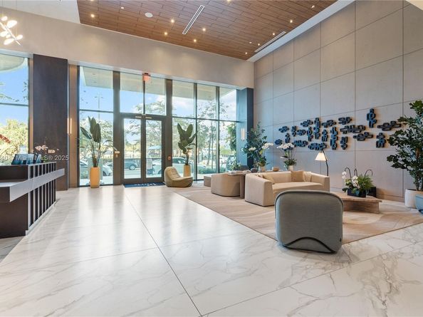 580 72nd 711, Miami Beach FL 33141