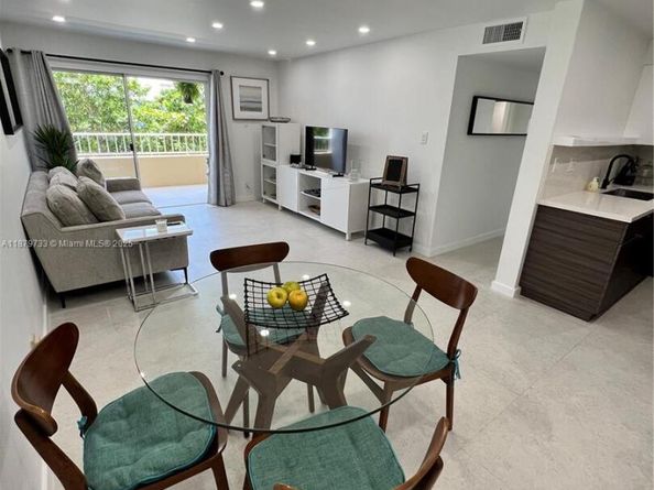 3304 Virginia St 6B, Miami FL 33133