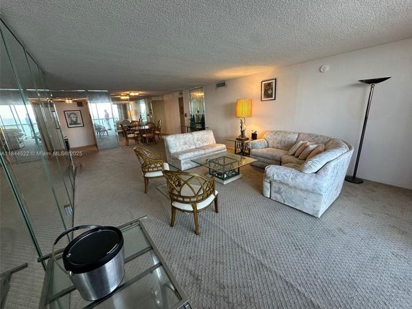 6039 Collins Ave 1517, Miami Beach FL 33140
