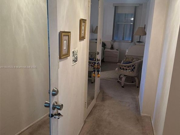 6039 Collins Ave 1517, Miami Beach FL 33140