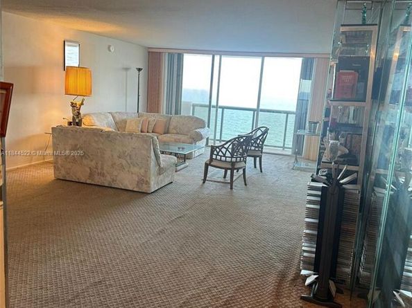 6039 Collins Ave 1517, Miami Beach FL 33140
