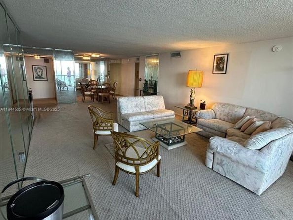 6039 Collins Ave 1517, Miami Beach FL 33140