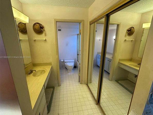 6039 Collins Ave 1517, Miami Beach FL 33140