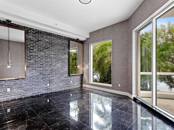 6000 Island Blvd 203, Aventura FL 33160