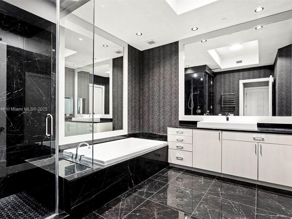 6000 Island Blvd 203, Aventura FL 33160