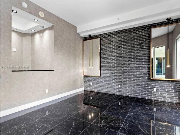 6000 Island Blvd 203, Aventura FL 33160