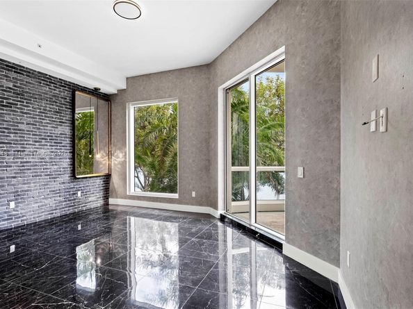 6000 Island Blvd 203, Aventura FL 33160